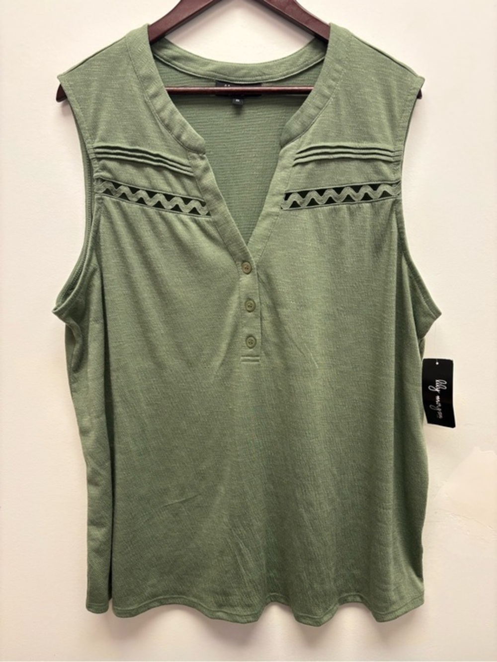 4 for $25 NEW 🌿 Lily Morgan Olive Green Sleeveless Henley Top 2X 🌿